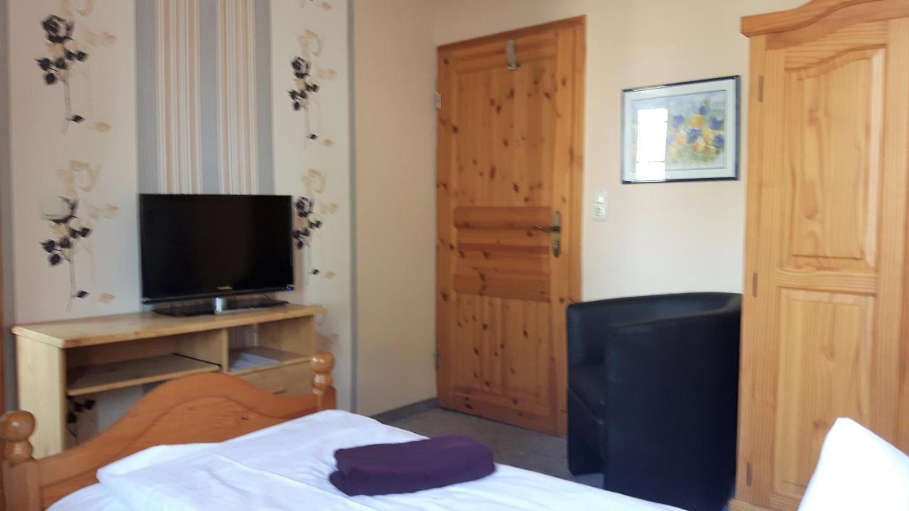 Landhotel "Lichte Aue" Lichtenau Stutzengrun Ngoại thất bức ảnh