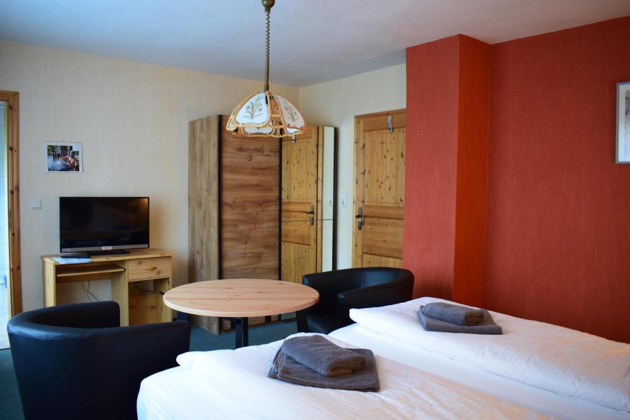 Landhotel "Lichte Aue" Lichtenau Stutzengrun Ngoại thất bức ảnh